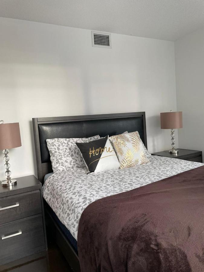 Toronto Downtown Luxurious Stylish 3 Bedroom 3 Bath 2 Balconies Near Rogers Centre Lakeview Condo Zewnętrze zdjęcie