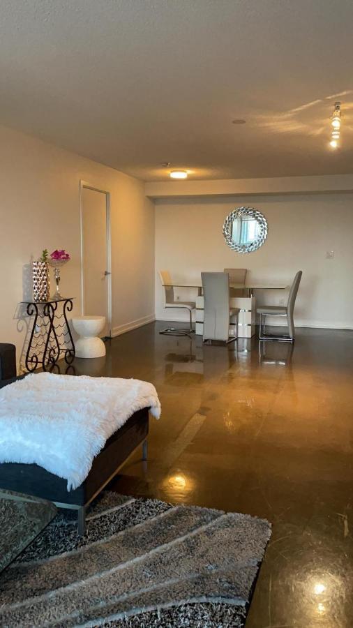 Toronto Downtown Luxurious Stylish 3 Bedroom 3 Bath 2 Balconies Near Rogers Centre Lakeview Condo Zewnętrze zdjęcie