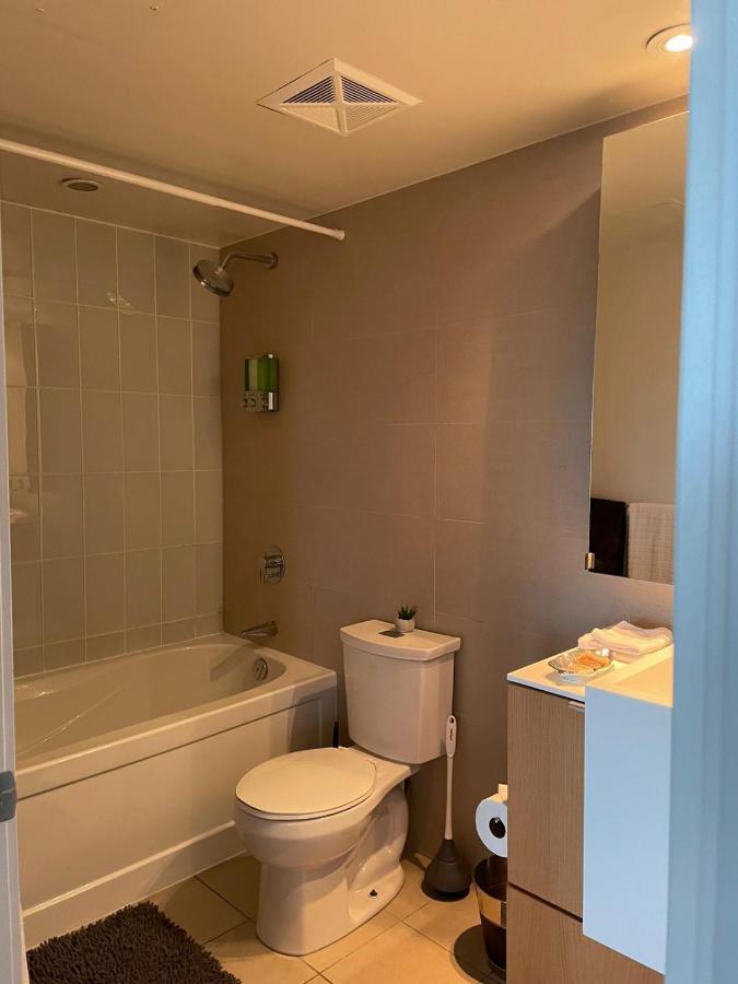 Toronto Downtown Luxurious Stylish 3 Bedroom 3 Bath 2 Balconies Near Rogers Centre Lakeview Condo Zewnętrze zdjęcie