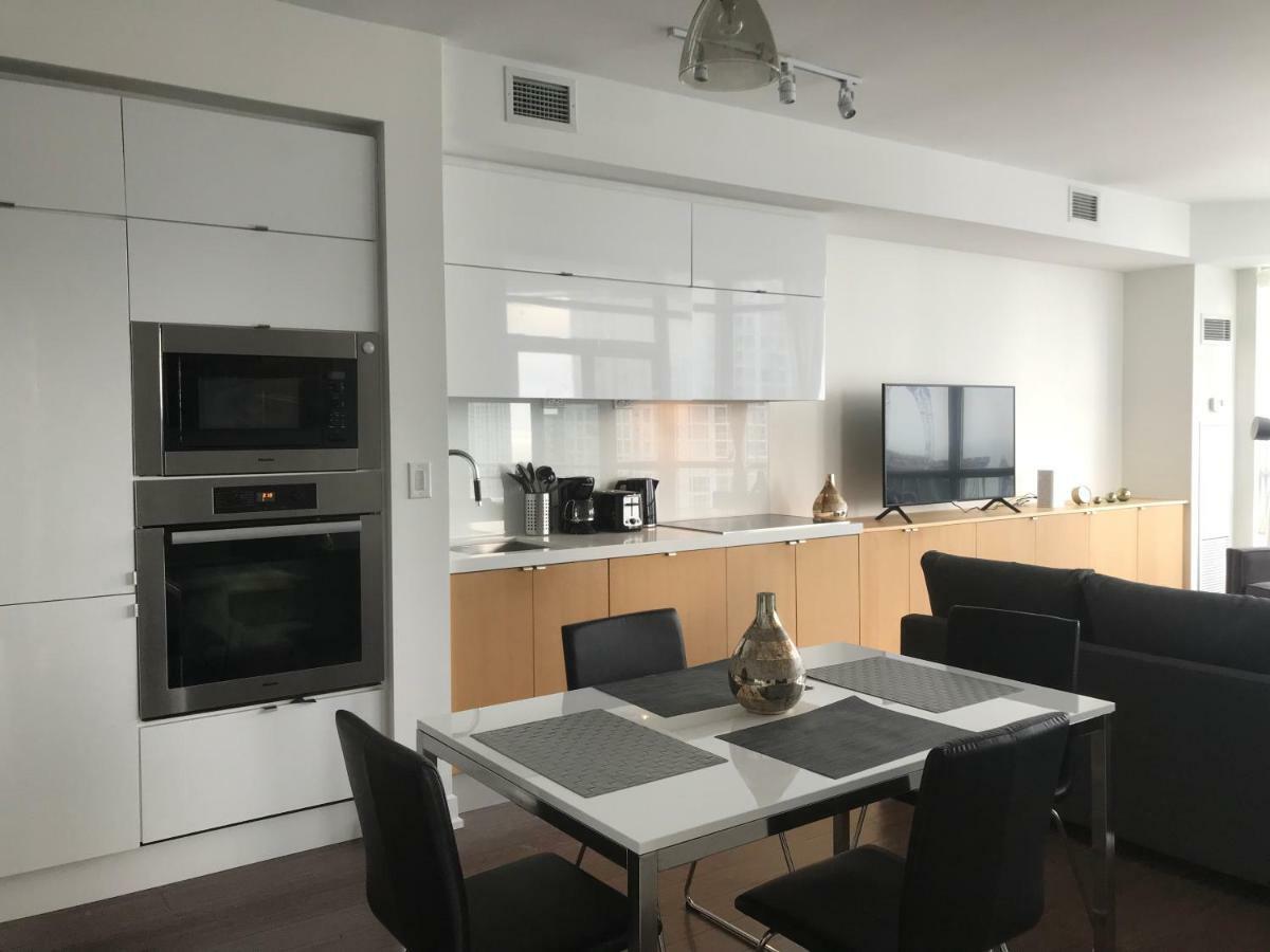 Toronto Downtown Luxurious Stylish 3 Bedroom 3 Bath 2 Balconies Near Rogers Centre Lakeview Condo Zewnętrze zdjęcie